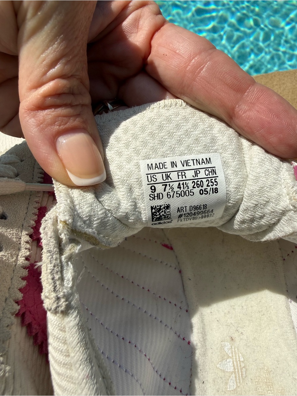 Women’s adidas athletic shoes - Picture 7 of 10
